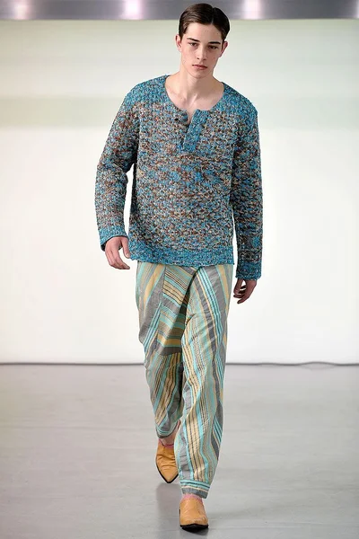 Look 22